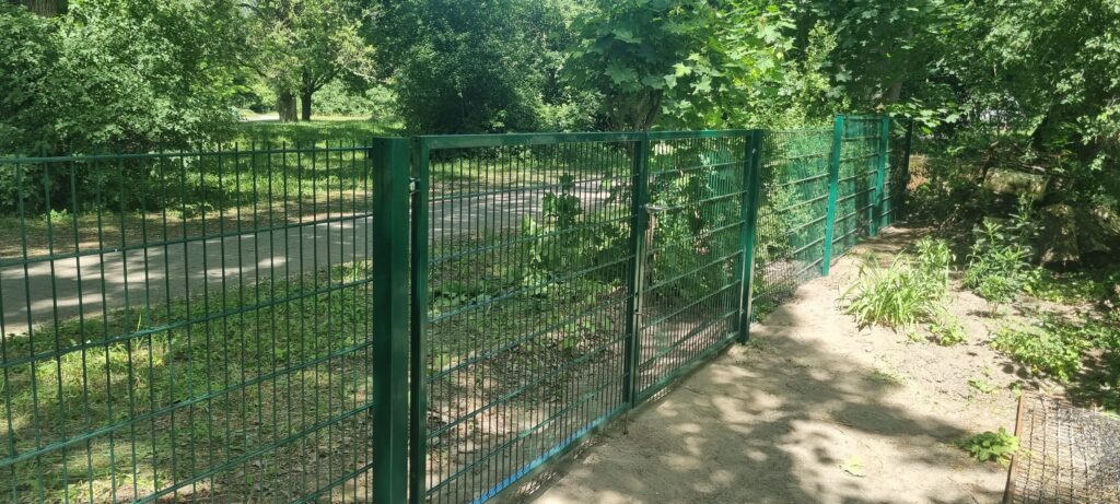 Metalowe ogrodzenia z bramą - Szczecin