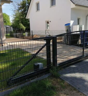 Metalowe ogrodzenia z bramą - Szczecin 3